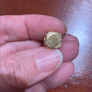 Vintage classic gold tone 1/2” square tie pin